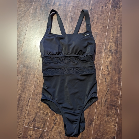 Nike NESS9365 001 Women’s Size Large Black Sheer Middle One Piece Swimsuit - Picture 2 of 4